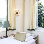 Hotel Dermuth - Parkvilla Woerth Pörtschach am Wörthersee