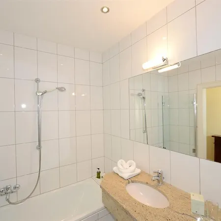 Dermuth Hotels - Parkvilla Worth 4* Portschach am Woerthersee